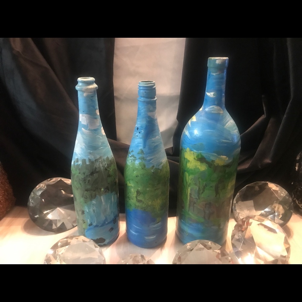 💚💙 Bottle Vase 💚💙 - Picture 2 of 13